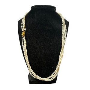 Vintage real pearl necklace. In excellent used condition. A stunning piece